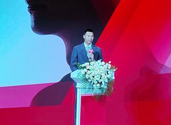 男人和女人做运动