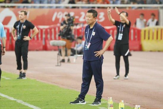 从厨房到客厅一直c