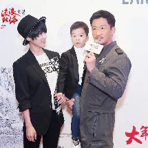 班长让我吃她胸